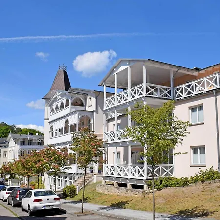 Mit Balkon Und Strandkorb 03 * Sellin (Rugen)